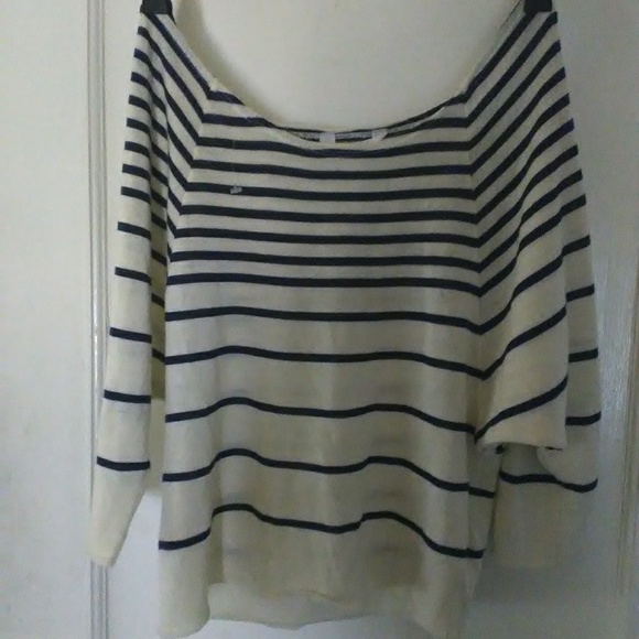 Kirra blouse.CLEARANCE... - Picture 4 of 4